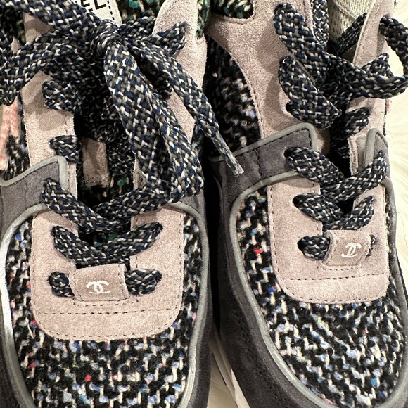 Chanel new with box  tweed sneakers size 38 - Picture 9 of 9